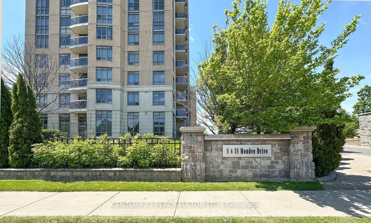 Photo de la propriété: 18 Mondeo Drive 1328 ON M1P 5C8