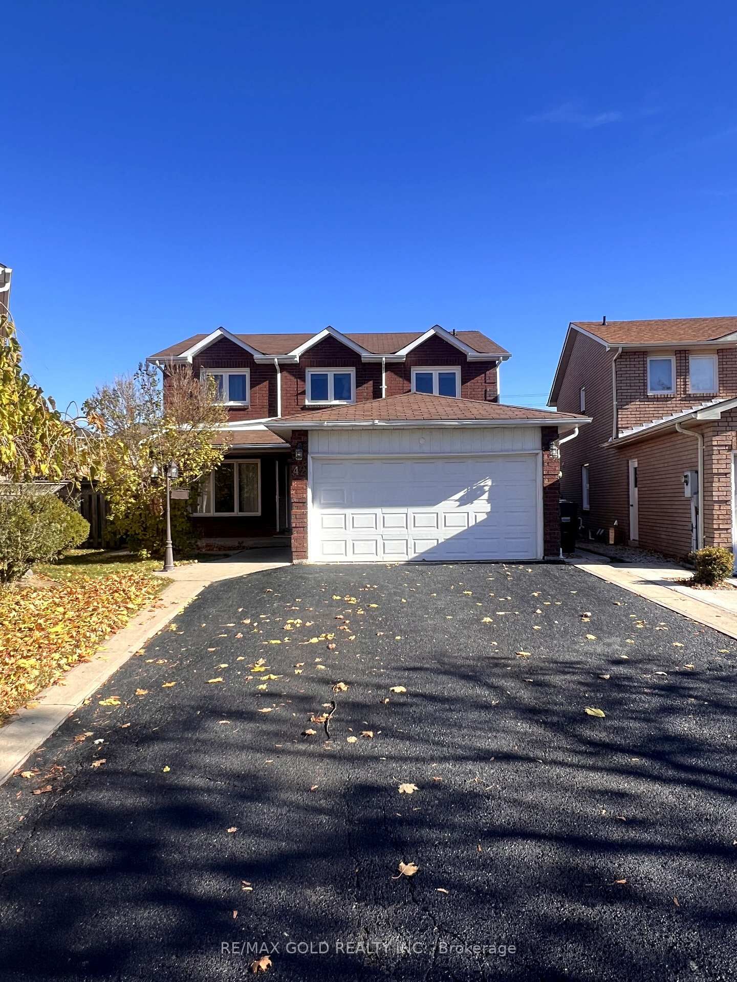 Photo de la propriété:  42 Toba Crescent  ON L6Z 4R7 