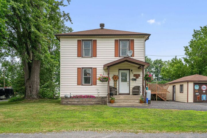 Property Photo: 9 Spruce Street ON K0C 1N0