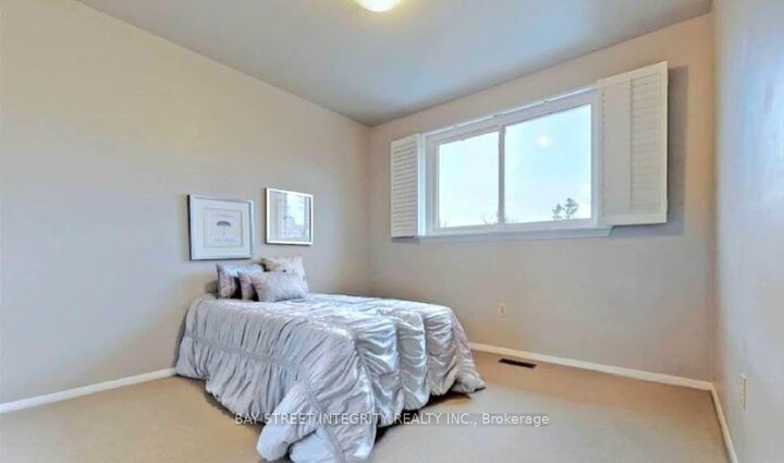 Property Photo:  61 Chartland Boulevard S Main  ON M1S 2R5 