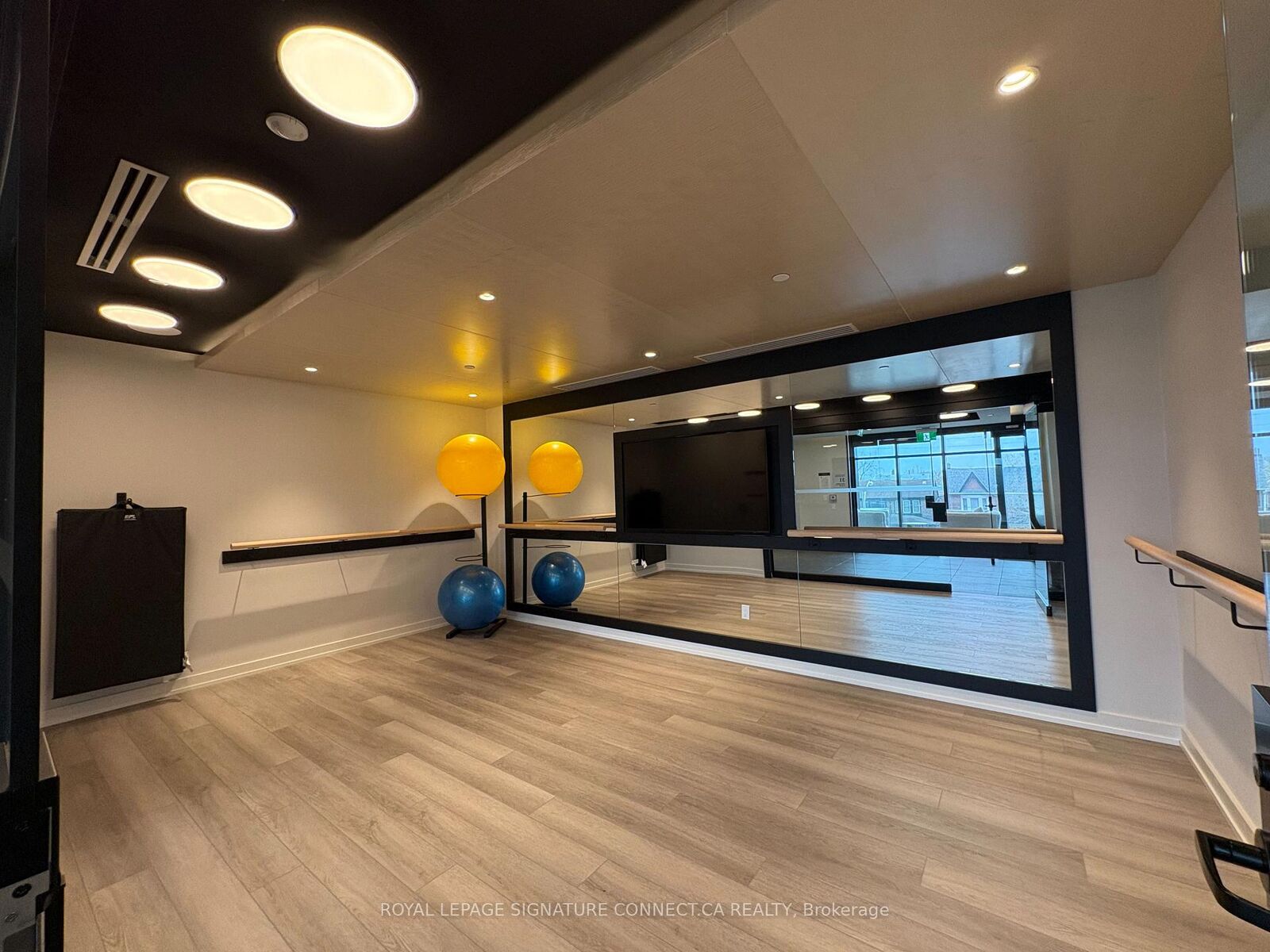 Property Photo:  858 Dupont Street 609  ON M6G 0C1 