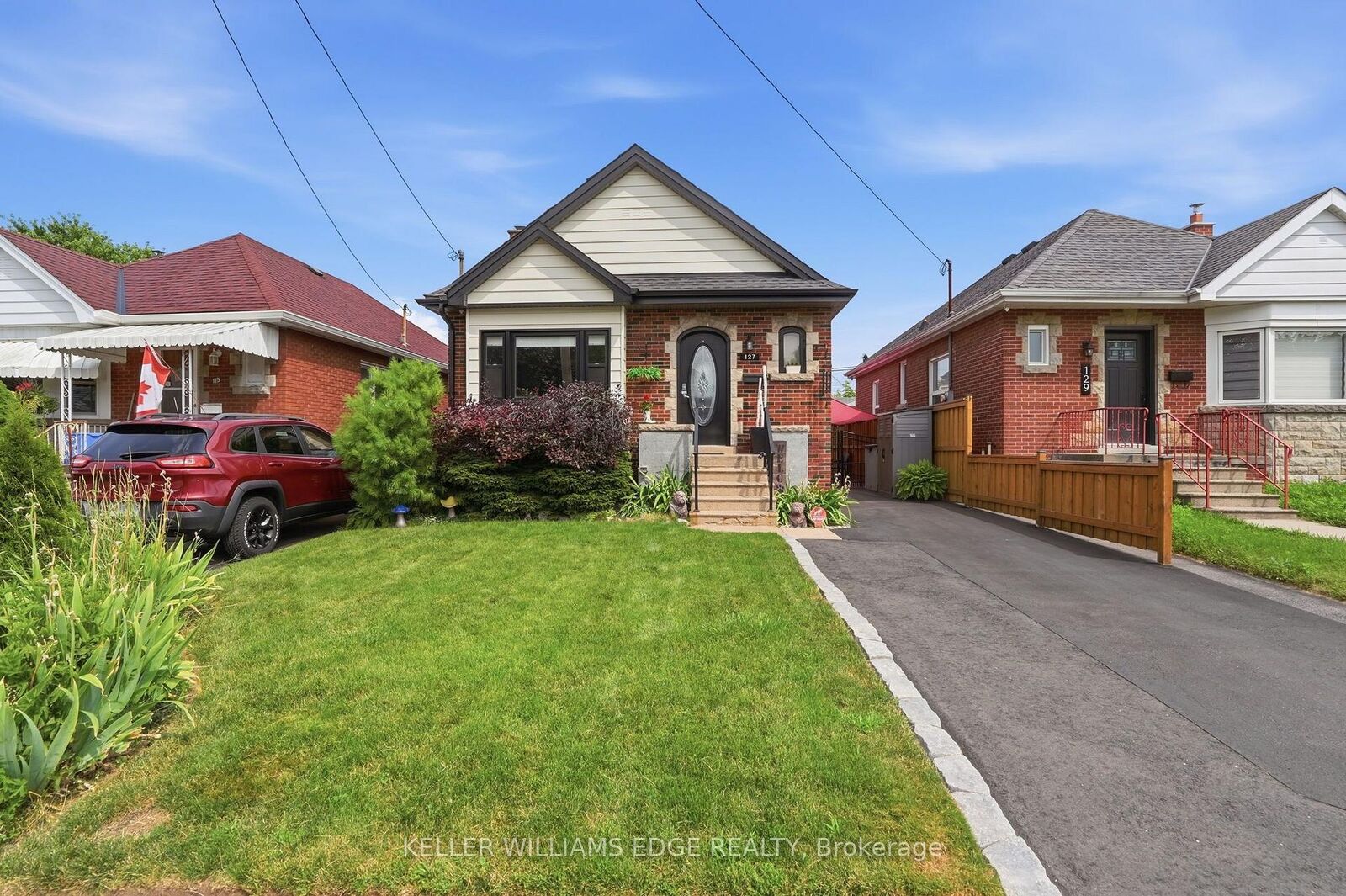 Property Photo:  127 Tragina Avenue S  ON L8K 2Z7 
