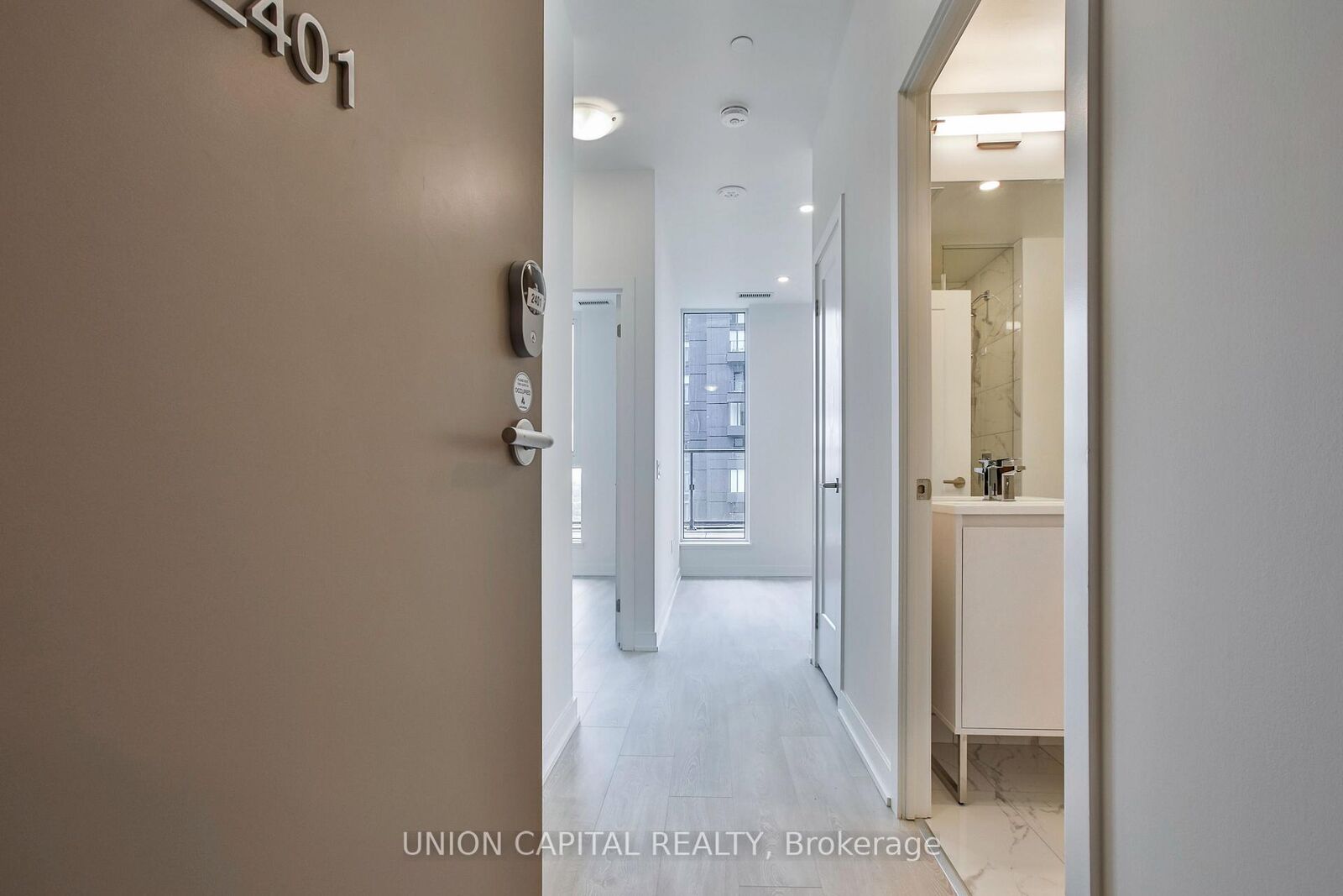 Property Photo:  5 Quarrington Lane 2401  ON M3C 0S5 