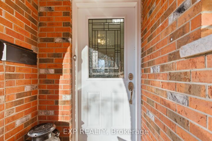 Property Photo: 510 1/2 Niagara Street ON L2M 3P5