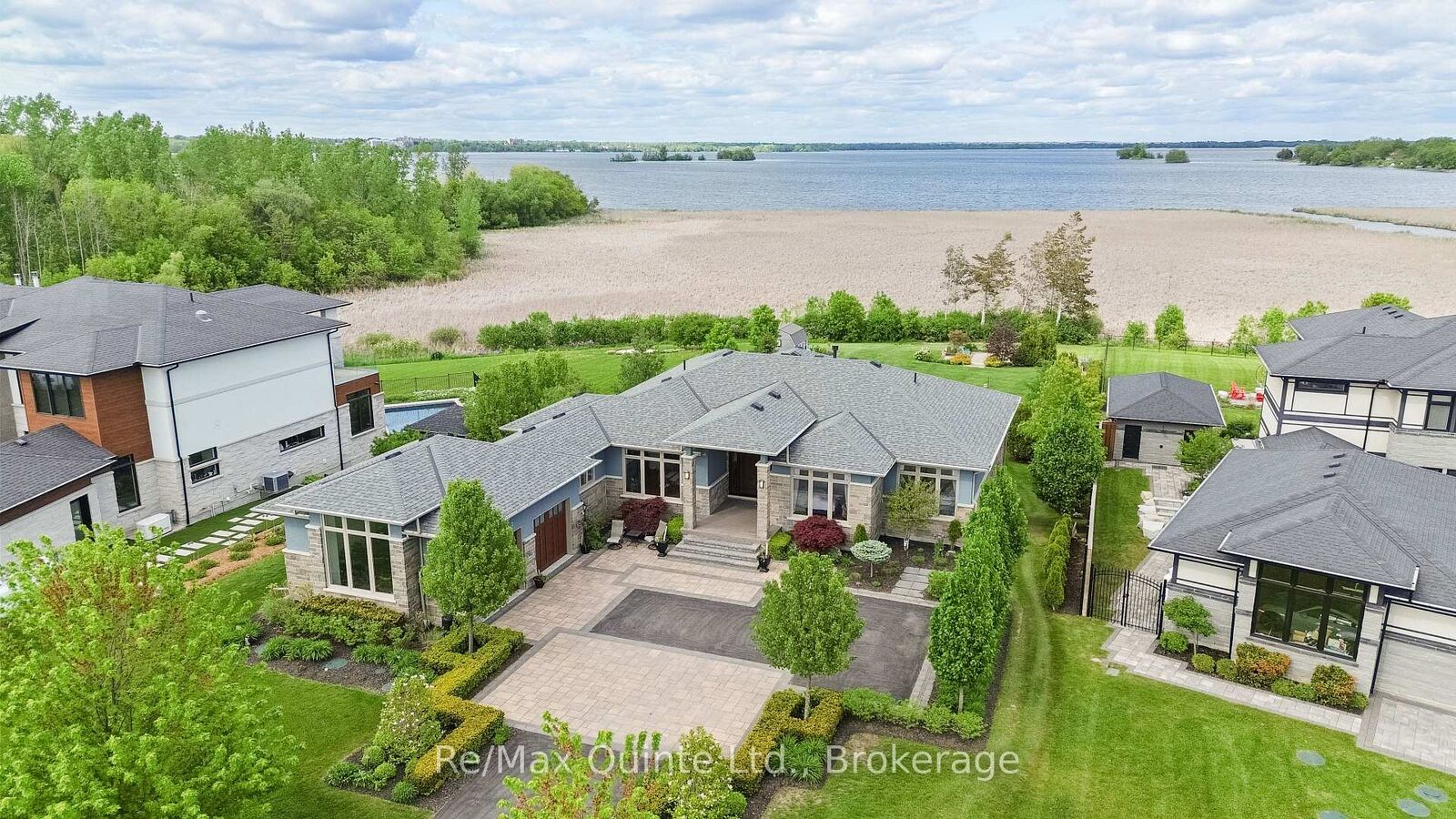Property Photo: 89 Navigation Drive ON K8N 0G1