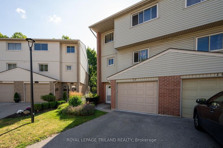 300 Sandringham Crescent 14 — photo 1
