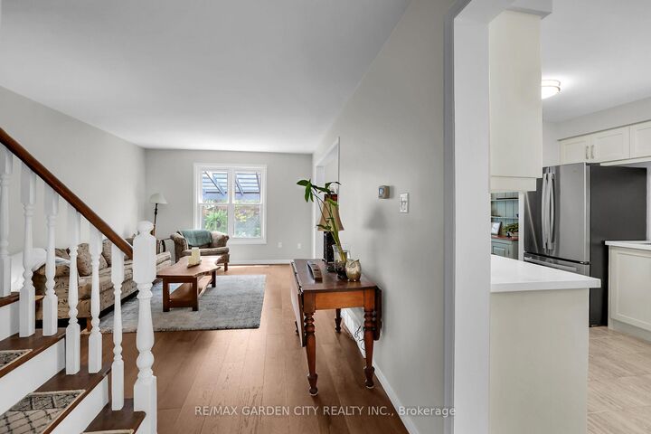 Property Photo: 4542 Ivy Gardens Crescent ON L3J 0B3