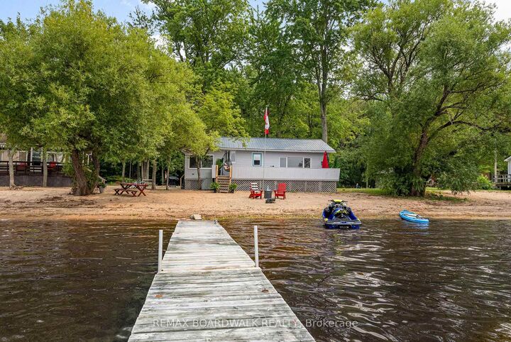 Property Photo:  391 Leavoy Lane  ON K7V 3Z8 