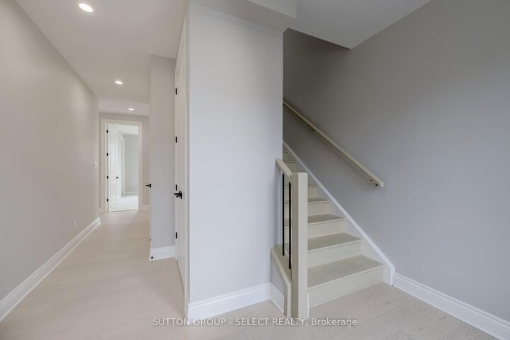 Property Photo: 2835 Sheffield Place 7 ON N6G 5H5