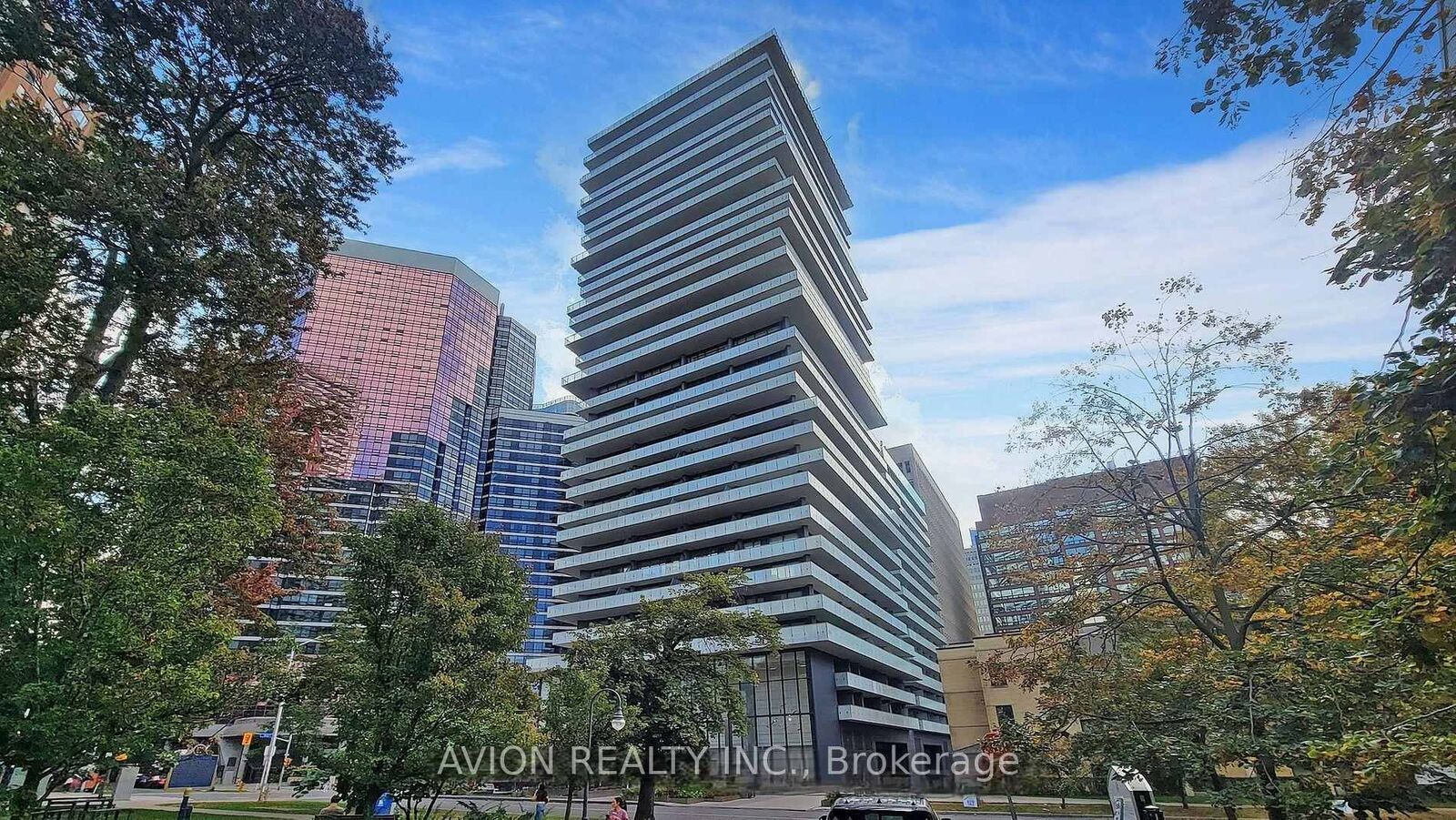 Property Photo:  57 St Joseph Street Masterbdrm 819  ON M5S 0C5 