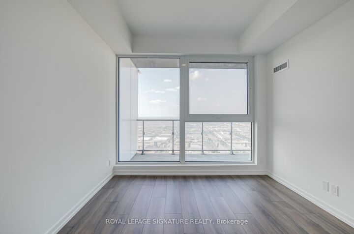 Property Photo: 1000 Portage Parkway 4715 ON L4K 0L1
