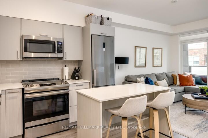 Property Photo:  385 Osler Street 306  ON M6N 2Z4 
