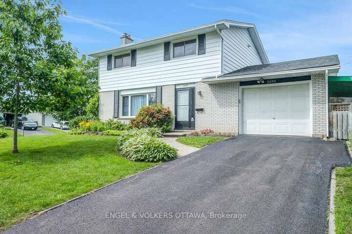 Property Photo: 2695 Hickson Crescent S ON K2H 6Y5