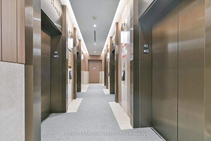 Property Photo: 1 Concord Cityplace Way 6205 ON M5V 0X3