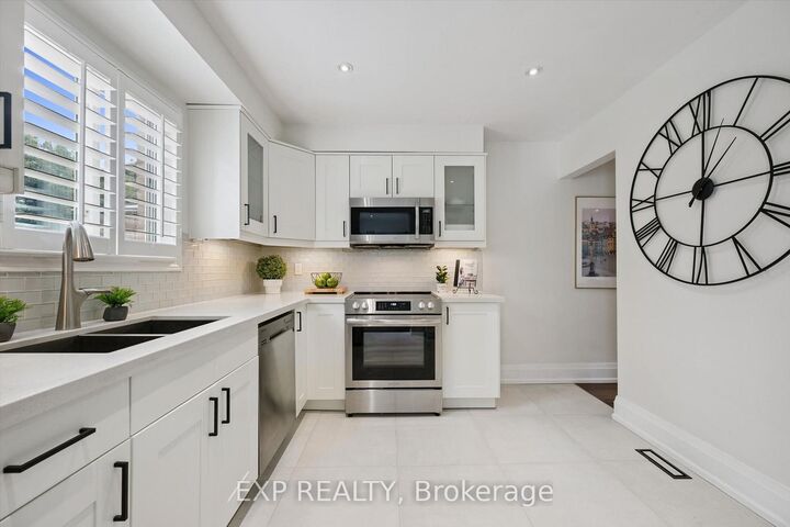 Photo de la propriété:  6220 Kindree Circle  ON L5N 3C2 