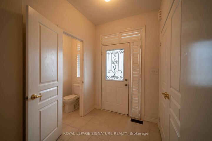 Photo de la propriété:  5570 Meadowcrest Avenue  ON L5M 0V1 