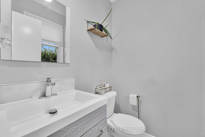 Property Photo:  37 Trafford Lane  ON K2J 1X6 