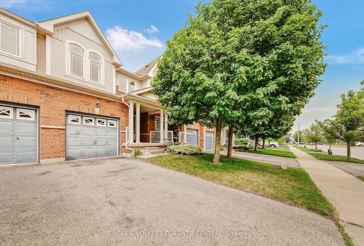 Property Photo: 1511 Glenbourne Drive ON L1K 0M5