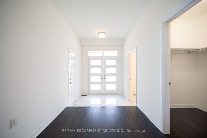 Property Photo:  23 Stauffer Road  ON N3V 0B2 