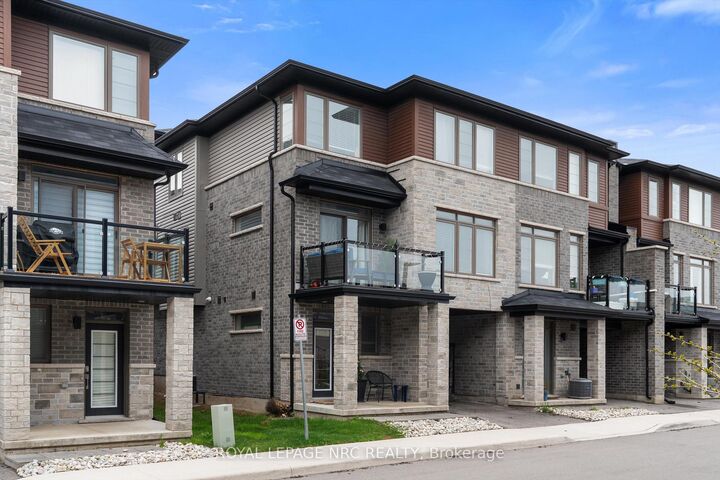Property Photo: 5000 Connor Drive 17 ON L3J 0T4