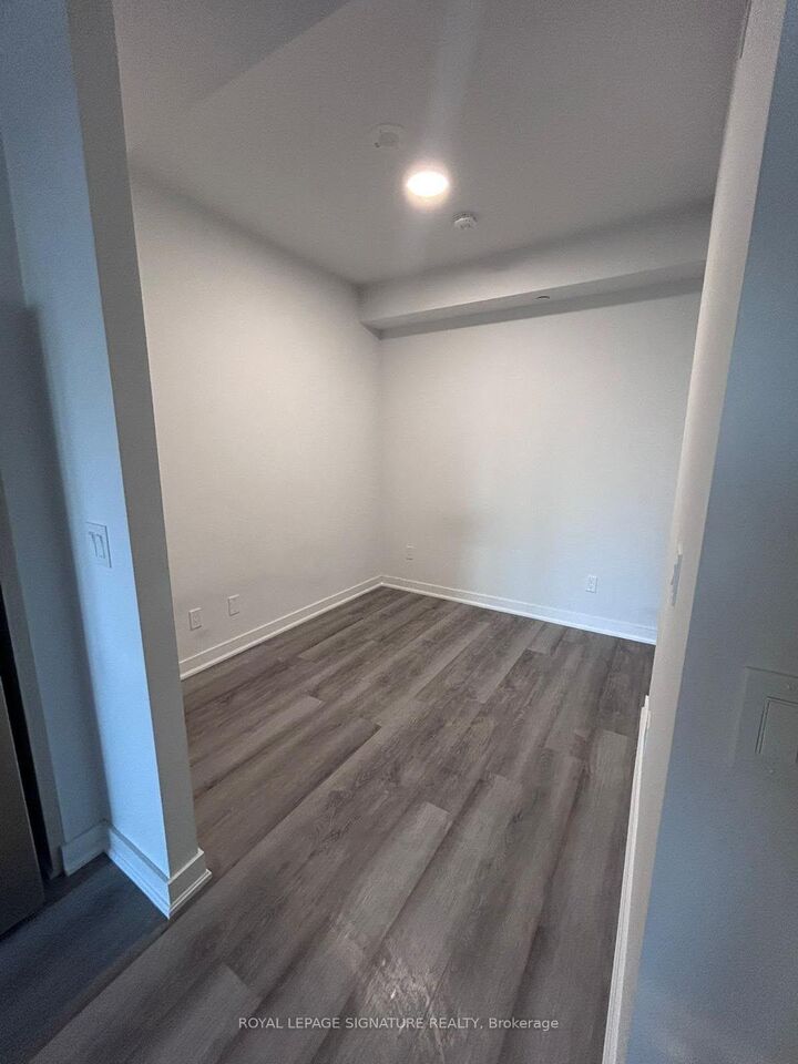 Property Photo: 1926 Lakeshore Boulevard 1216 ON M6S 0B1