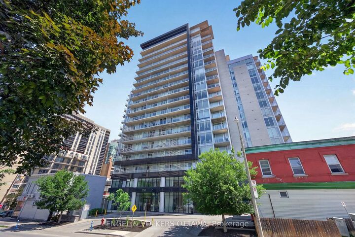 255 Bay Street 816 — photo 1