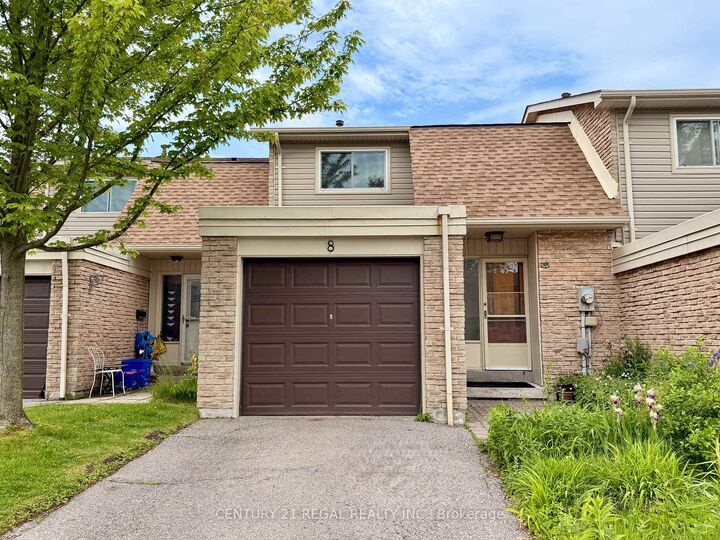 8 Chamberlain Court — photo 1