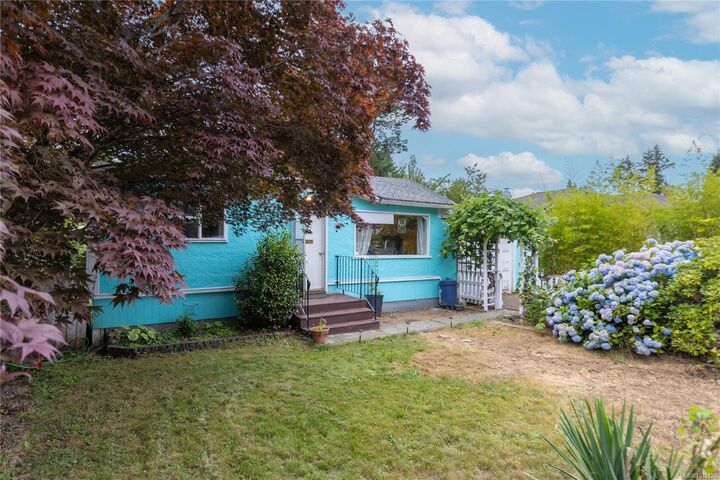 Property Photo:  709 Stirling Ave  BC V9R 4C9 
