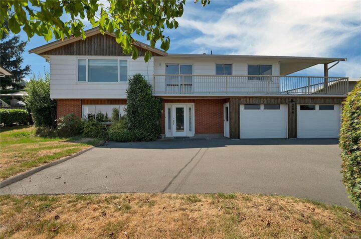 244 Alder St S — photo 1