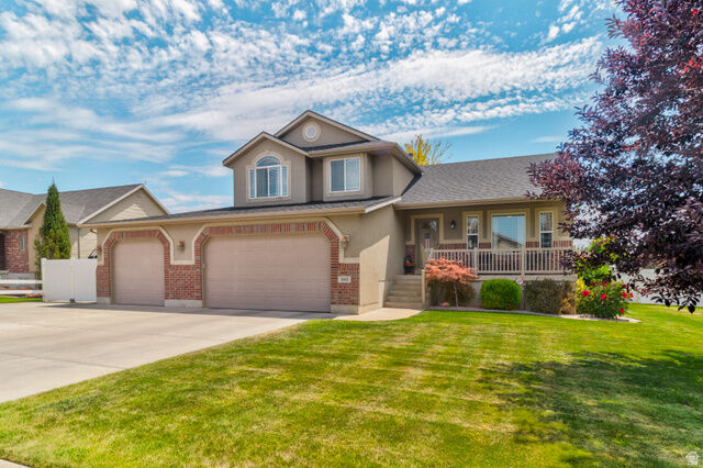 Property Photo: 1661 W 1950 S UT 84075