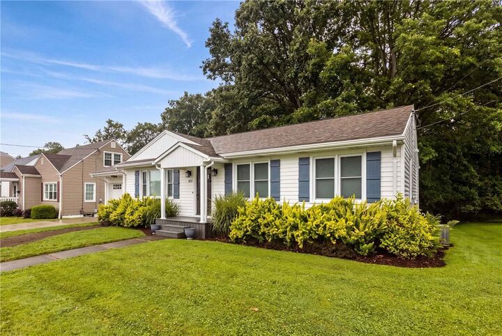 Property Photo:  815 Sunset Avenue  PA 16127 