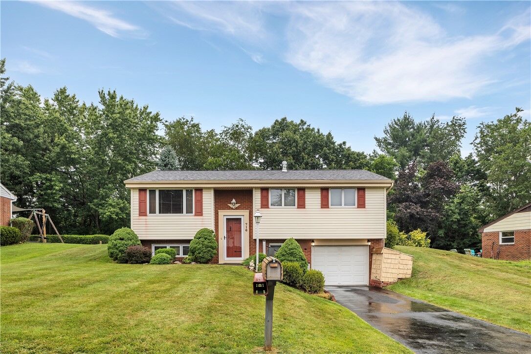 Property Photo:  716 Limestone Dr  PA 15101 
