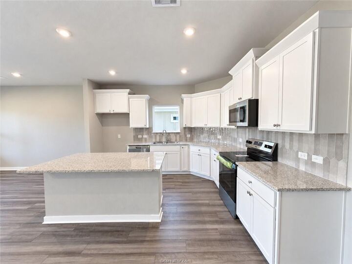 Property Photo: 5530 Harriet Street TX 77807