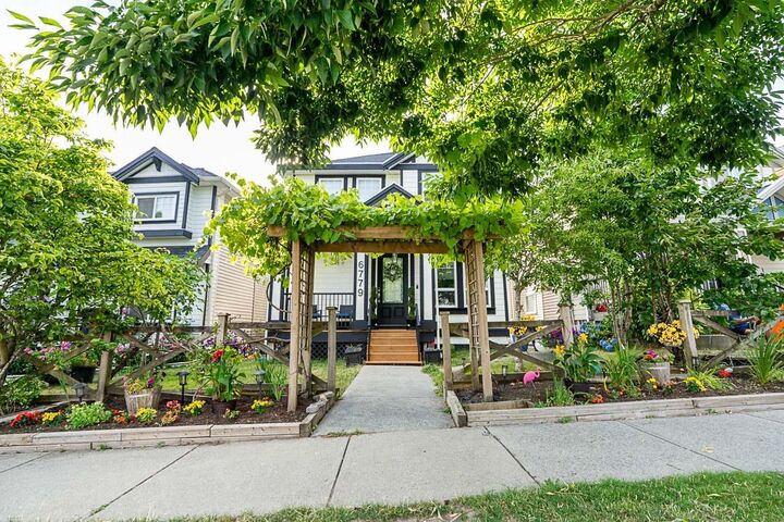 Property Photo: 6779 192 Street BC V4N 6A3