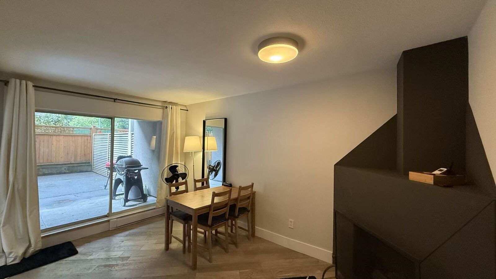 Property Photo:  985 W 10th Avenue 101  BC V5Z 1L9 