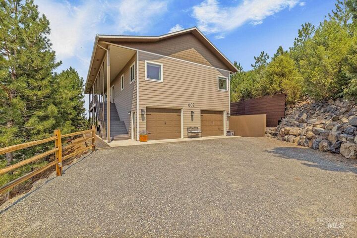 Property Photo: 602 Quarry Rd. WA 99402