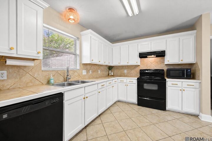 Property Photo: 36025 Portsmouth Dr LA 70706