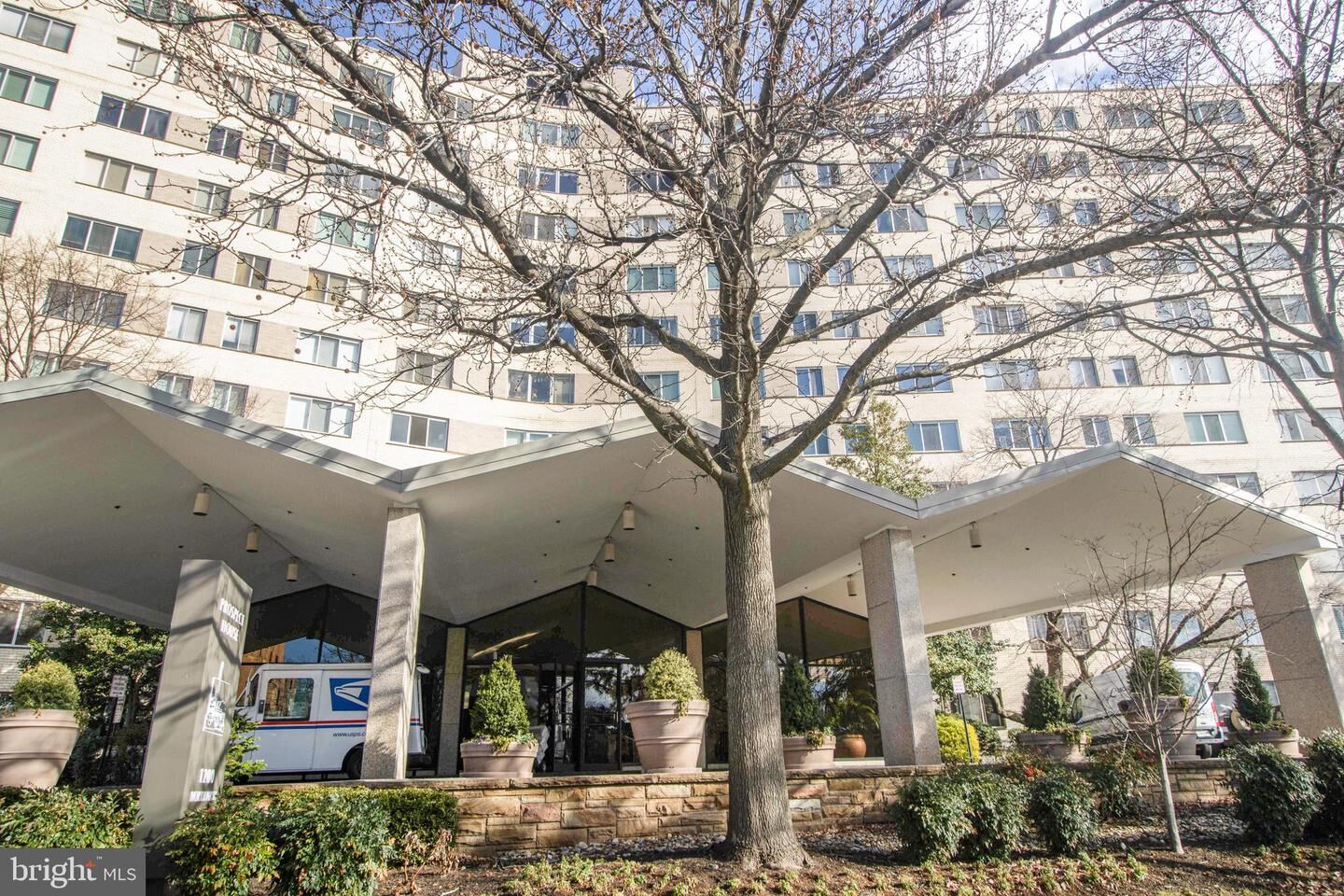 Property Photo: 1200 N Nash Street 211 VA 22209