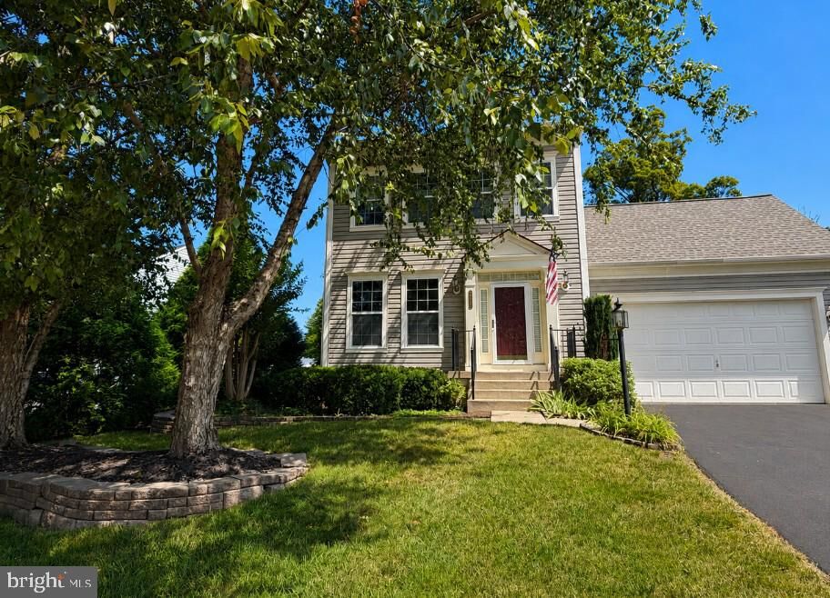 Property Photo: 18925 Rosings Way VA 22172