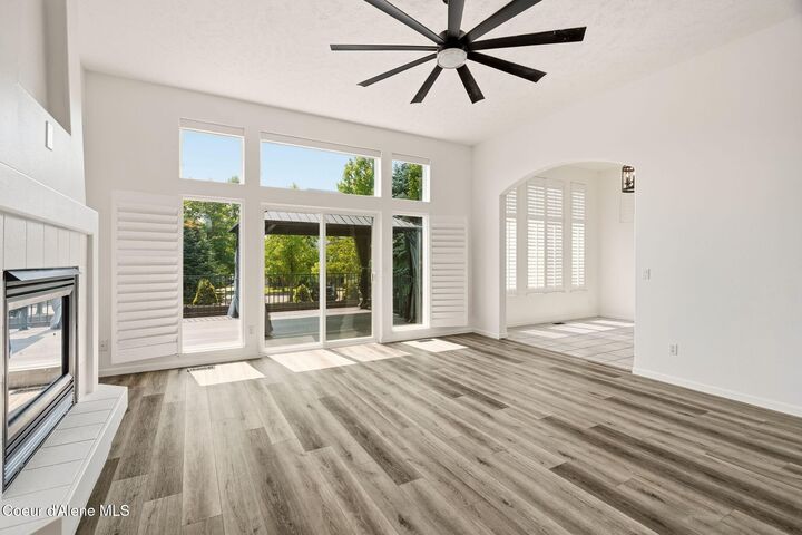 Property Photo:  23104 E Broadway Ave  WA 99019 