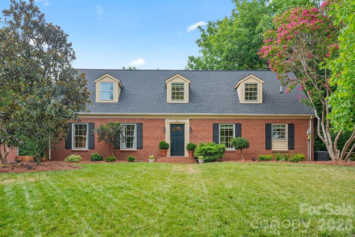 Property Photo: 1300 Brockton Lane NC 28226