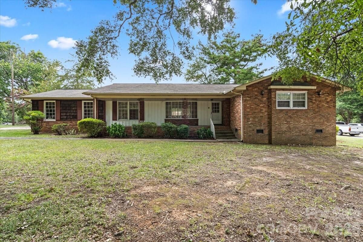 Property Photo:  816 Clinton Avenue  SC 29720 