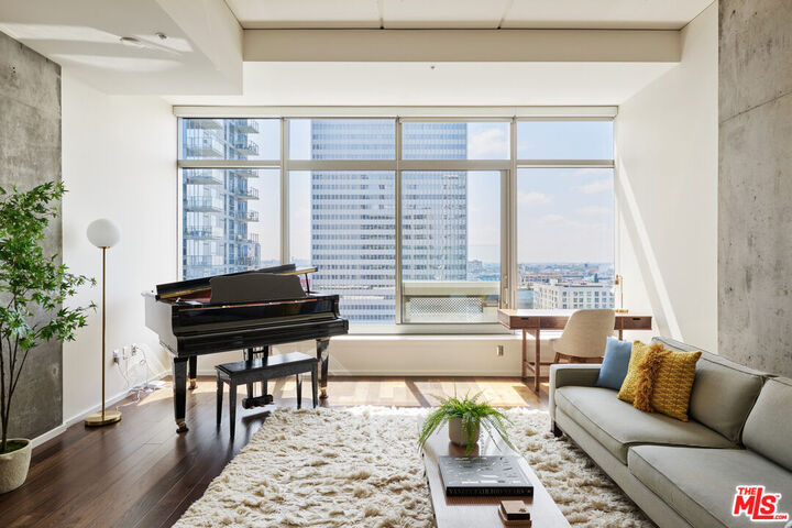 Property Photo: 1155 S Grand Ave, Unit 1307 CA 90015