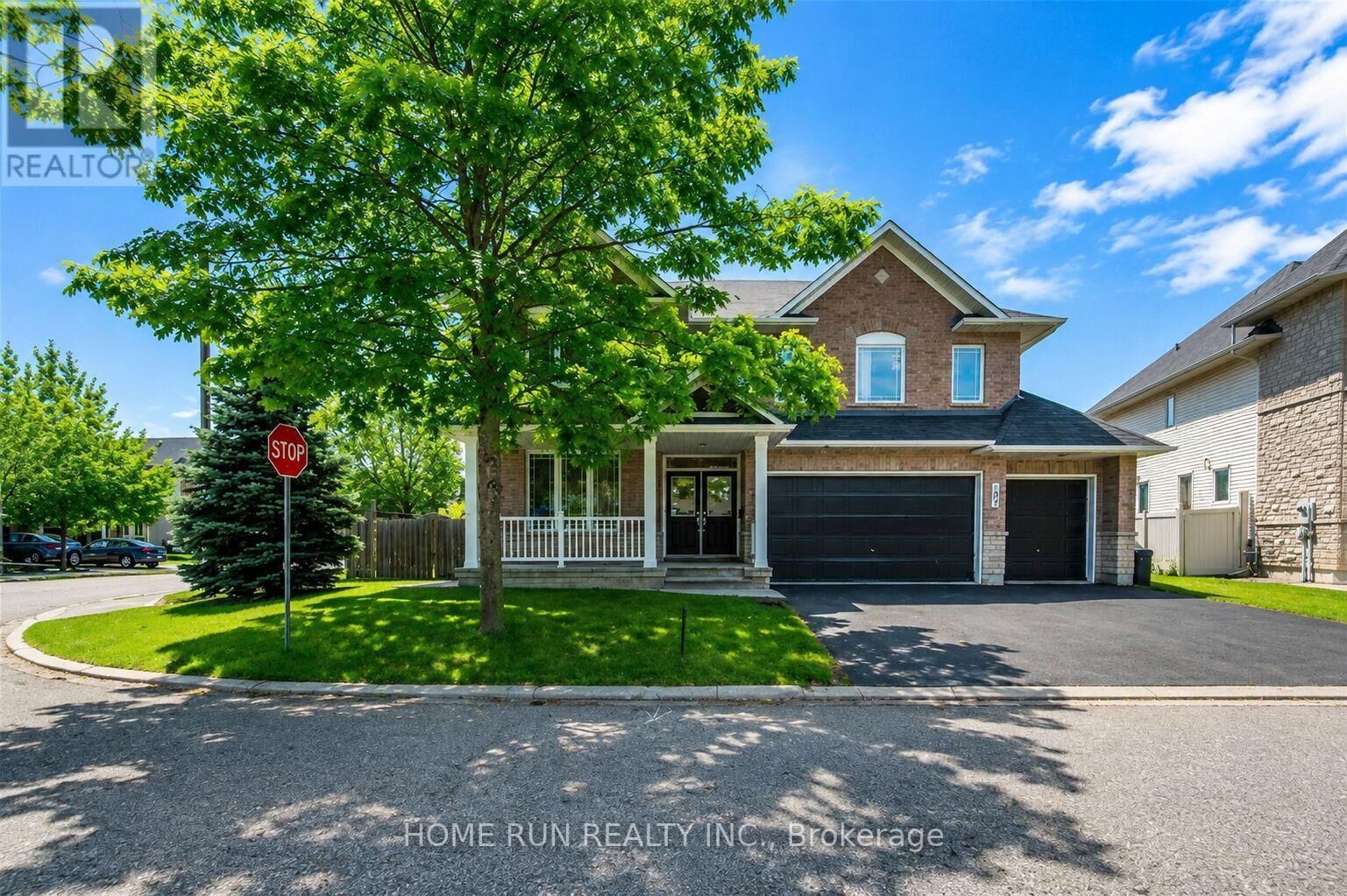Property Photo:  102 Dragon Park Drive  ON K2J 0H5 