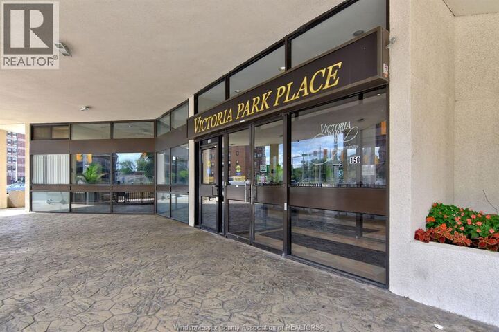 Property Photo:  150 Park Street West 1812  ON N9G 2M6 