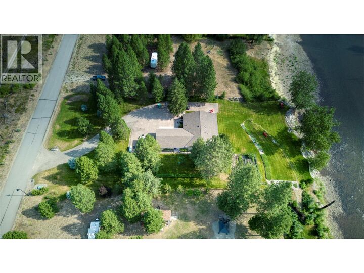 Property Photo: 212 Vintage Lane BC V0H 1Y0