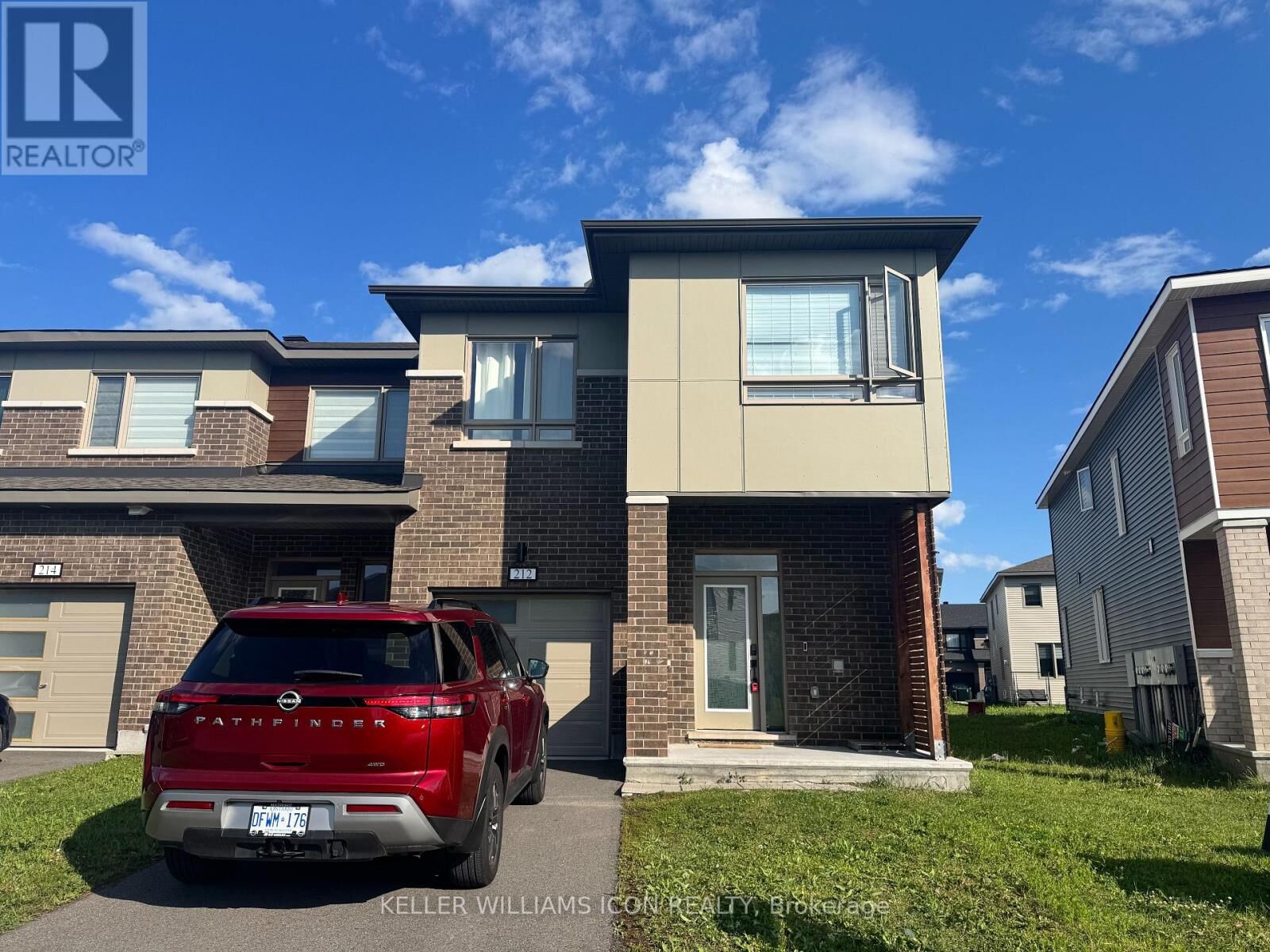 Property Photo:  212 Ormiston Crescent  ON K2J 7E3 