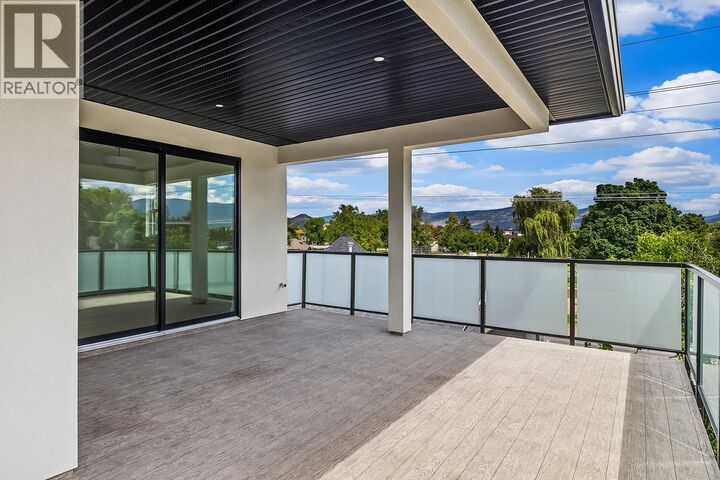 Property Photo:  662 Birch Avenue 2  BC V1Y 3H1 