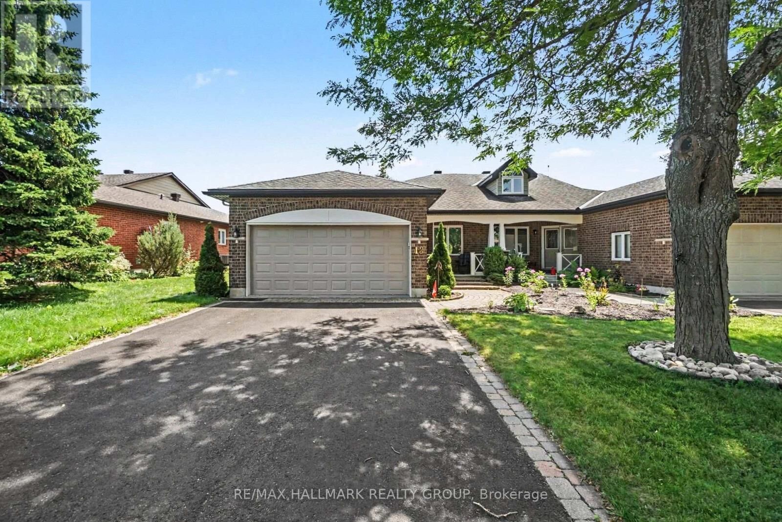 Property Photo:  13 Waterthrush Crescent  ON K2M 2V2 