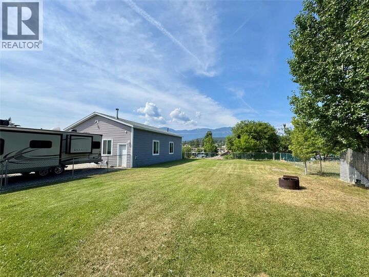 Property Photo: 910 5th Ave Avenue BC V0A 1K0